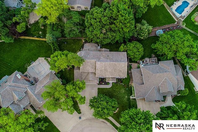 1425 S 158th Circle, Omaha, NE 68130