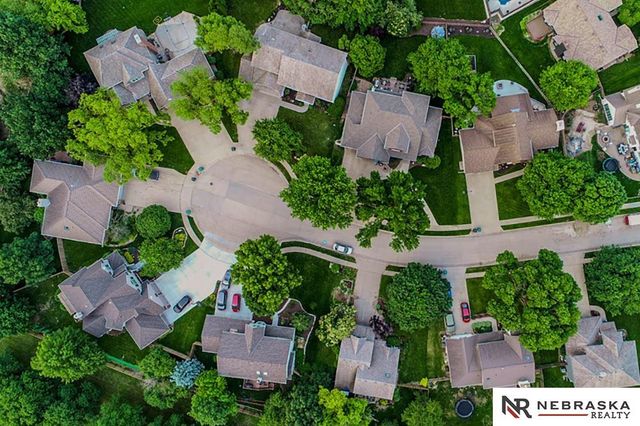 1425 S 158th Circle, Omaha, NE 68130