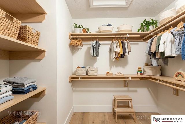 1425 S 158th Circle, Omaha, NE 68130