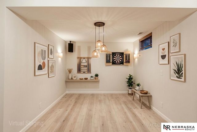 1425 S 158th Circle, Omaha, NE 68130