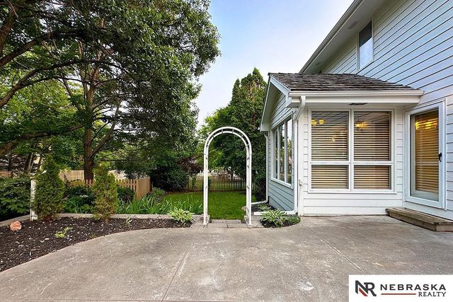 1425 S 158th Circle, Omaha, NE 68130