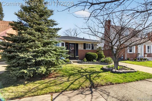 15720 Regina Avenue, Allen Park, MI 48101