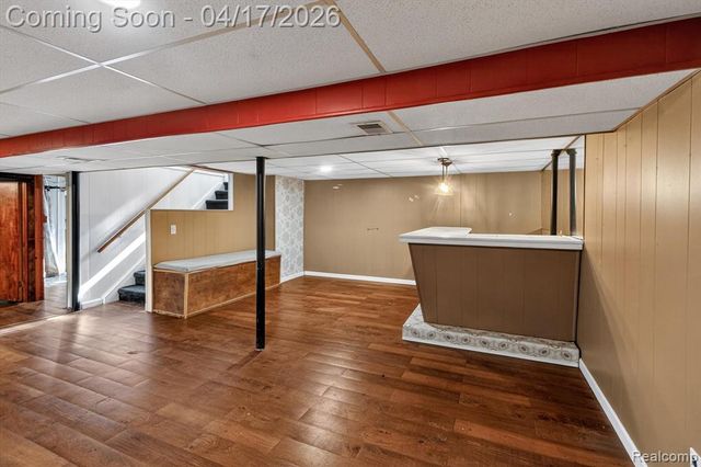 15720 Regina Avenue, Allen Park, MI 48101