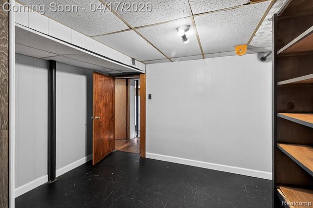 15720 Regina Avenue, Allen Park, MI 48101