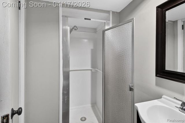 15720 Regina Avenue, Allen Park, MI 48101