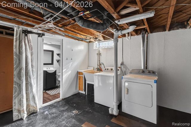 15720 Regina Avenue, Allen Park, MI 48101