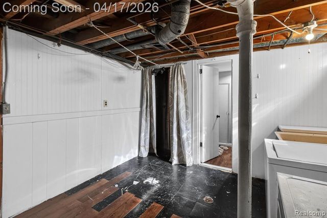 15720 Regina Avenue, Allen Park, MI 48101