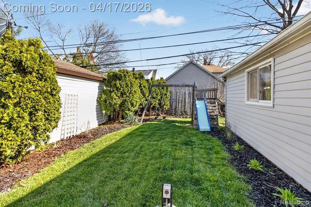 15720 Regina Avenue, Allen Park, MI 48101