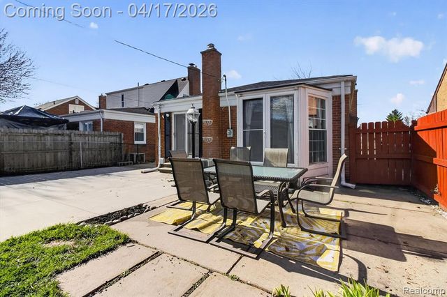 15720 Regina Avenue, Allen Park, MI 48101