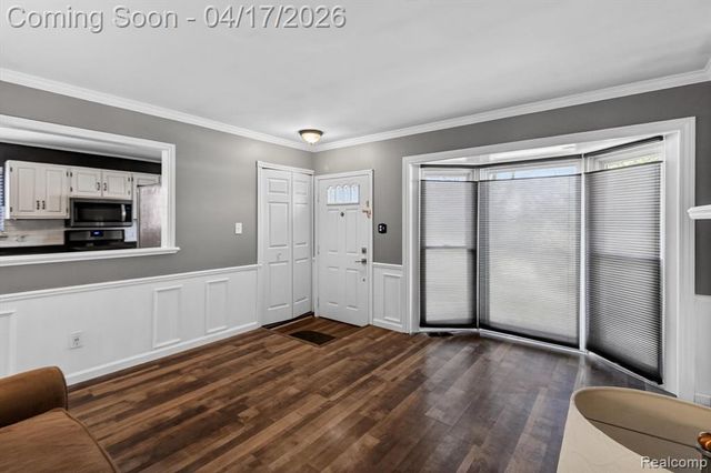 15720 Regina Avenue, Allen Park, MI 48101