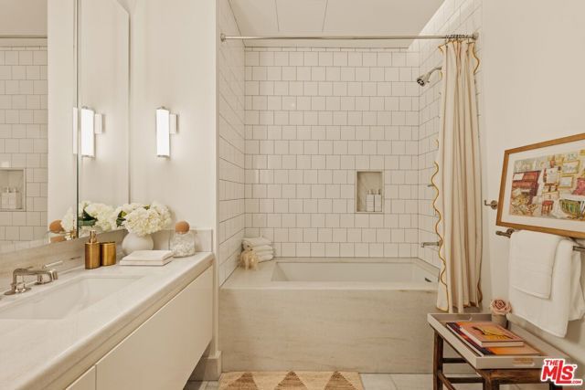 8420 W Sunset Boulevard 107, West Hollywood, CA 90069