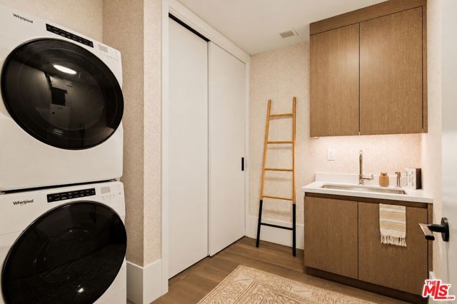 8420 W Sunset Boulevard 107, West Hollywood, CA 90069