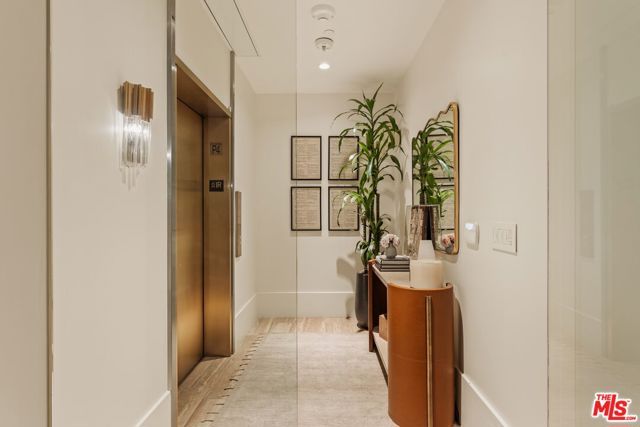8420 W Sunset Boulevard 107, West Hollywood, CA 90069