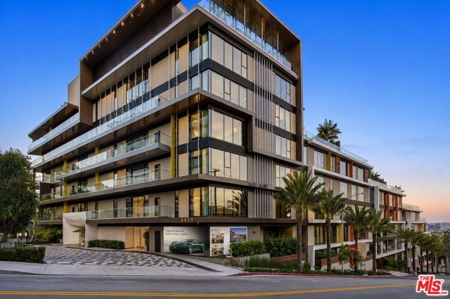 8420 W Sunset Boulevard 107, West Hollywood, CA 90069
