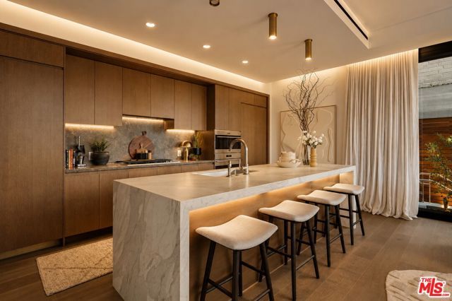 8420 W Sunset Boulevard 107, West Hollywood, CA 90069