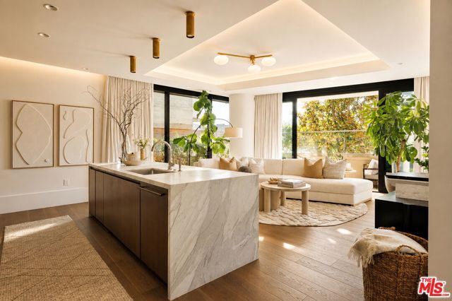 8420 W Sunset Boulevard 107, West Hollywood, CA 90069