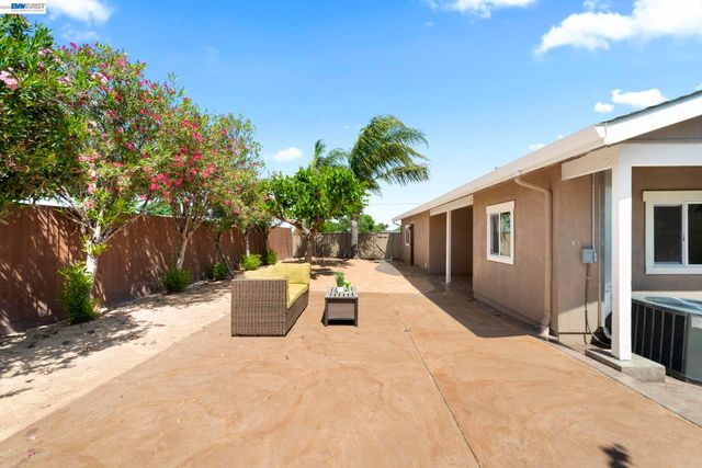 167 Peninsula Road, Bay Point, CA 94565