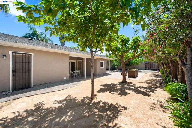 167 Peninsula Road, Bay Point, CA 94565