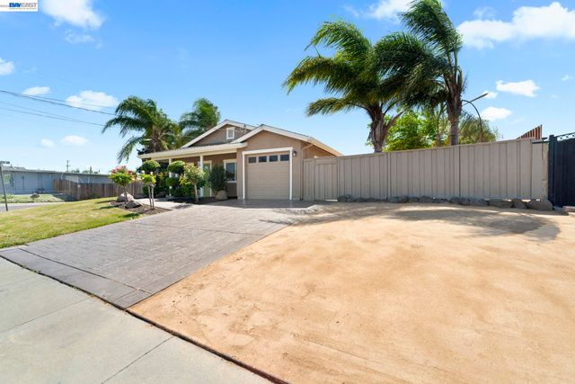 167 Peninsula Road, Bay Point, CA 94565