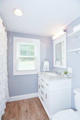 16 Lohnes Rd, Framingham, MA 01701