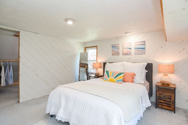 16 Lohnes Rd, Framingham, MA 01701