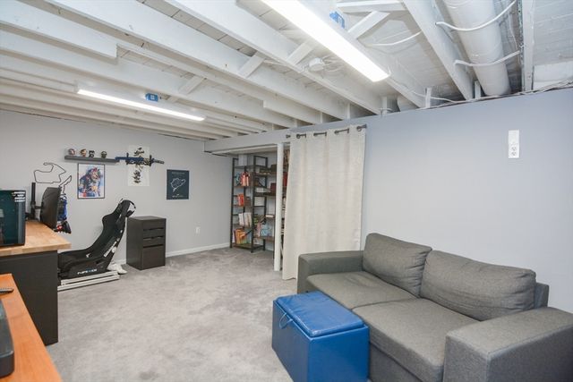 16 Lohnes Rd, Framingham, MA 01701