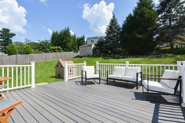 16 Lohnes Rd, Framingham, MA 01701