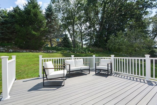 16 Lohnes Rd, Framingham, MA 01701