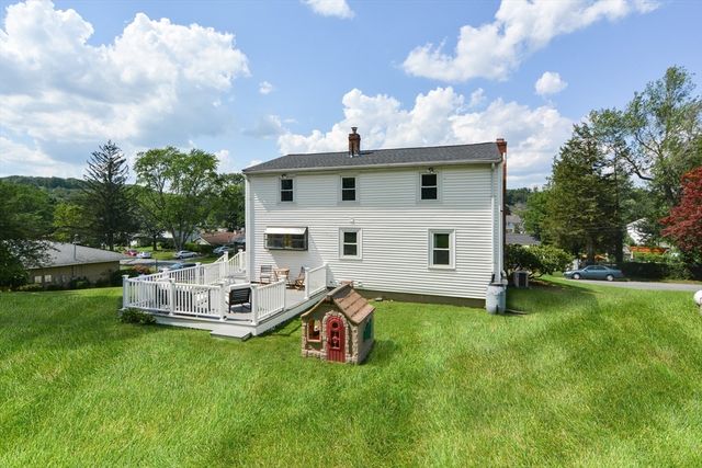 16 Lohnes Rd, Framingham, MA 01701
