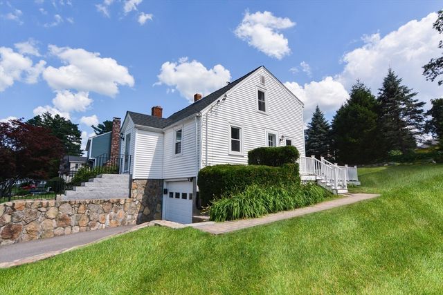 16 Lohnes Rd, Framingham, MA 01701