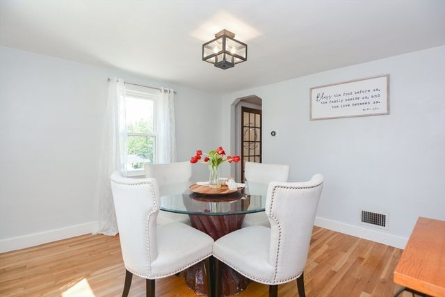 16 Lohnes Rd, Framingham, MA 01701