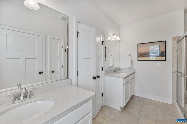 15 HERITAGE DR, Zion Crossroads, VA 22942