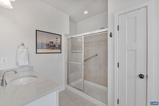 15 HERITAGE DR, Zion Crossroads, VA 22942