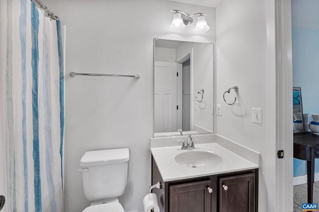 15 HERITAGE DR, Zion Crossroads, VA 22942