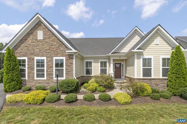 15 HERITAGE DR, Zion Crossroads, VA 22942
