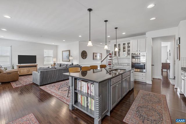 15 HERITAGE DR, Zion Crossroads, VA 22942