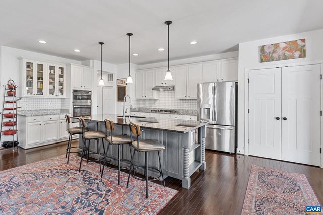 15 HERITAGE DR, Zion Crossroads, VA 22942