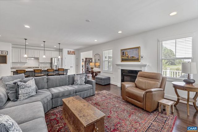 15 HERITAGE DR, Zion Crossroads, VA 22942