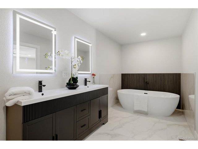 4530 S Verbena St 322, Denver, CO 80237