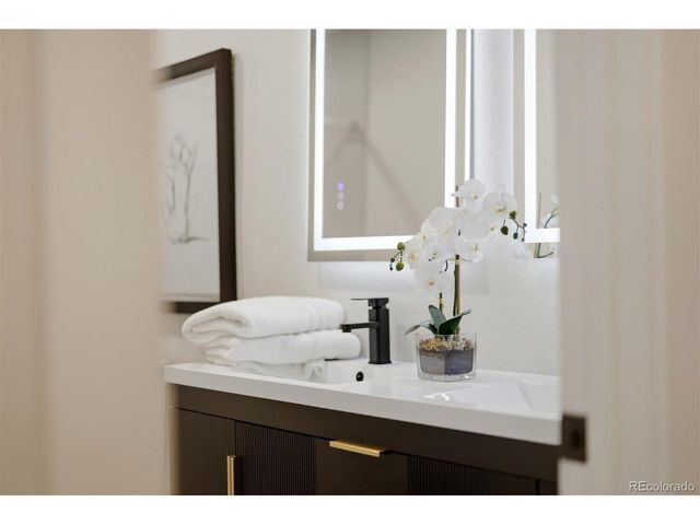 4530 S Verbena St 322, Denver, CO 80237