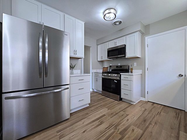 4074 N 91st STREET, Milwaukee, WI 53222