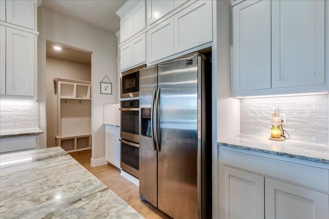 101 Grey Wolf Court, Godley, TX 76044