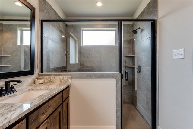 101 Grey Wolf Court, Godley, TX 76044