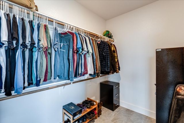 101 Grey Wolf Court, Godley, TX 76044