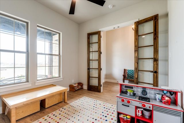 101 Grey Wolf Court, Godley, TX 76044