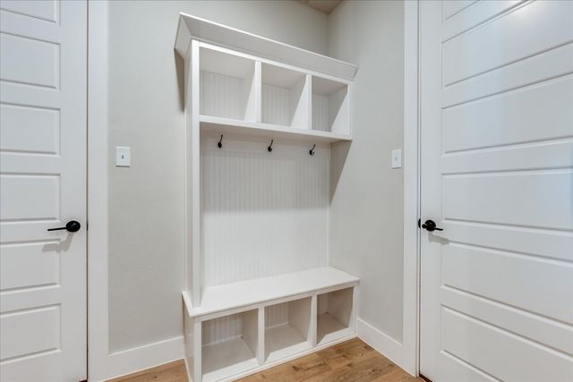 101 Grey Wolf Court, Godley, TX 76044