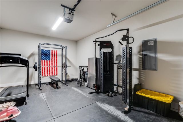 101 Grey Wolf Court, Godley, TX 76044