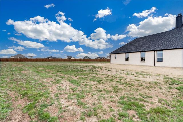 101 Grey Wolf Court, Godley, TX 76044