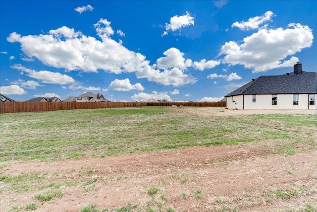 101 Grey Wolf Court, Godley, TX 76044