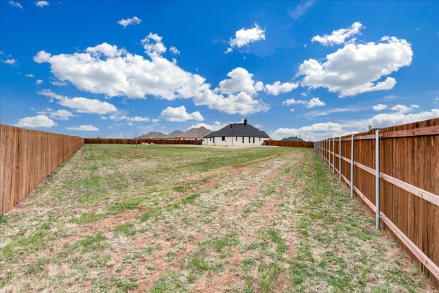 101 Grey Wolf Court, Godley, TX 76044